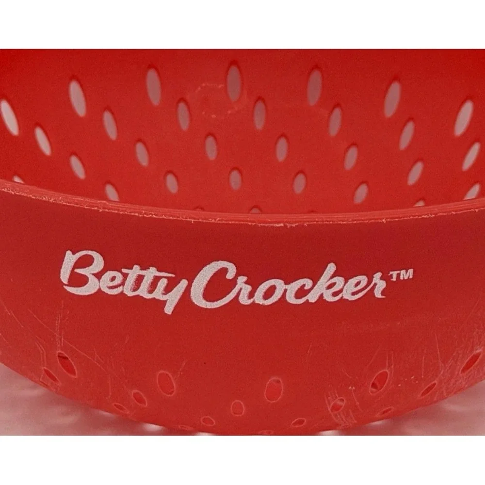 Betty Crocker strainers are